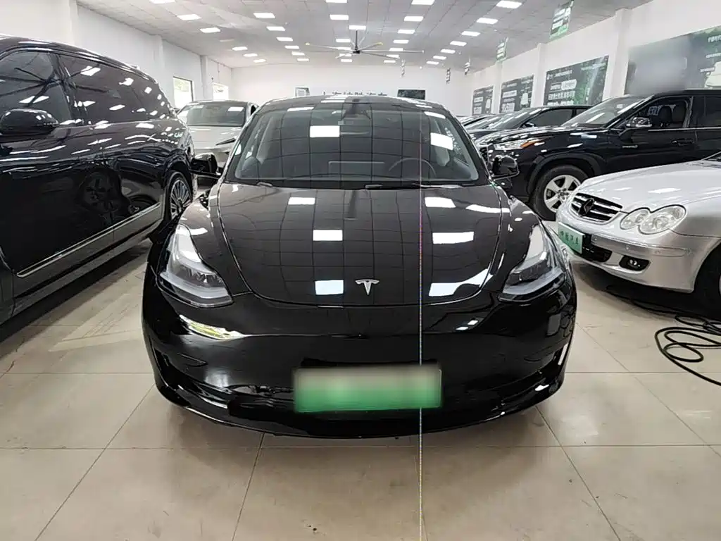 Фото 3 - Tesla Model 3