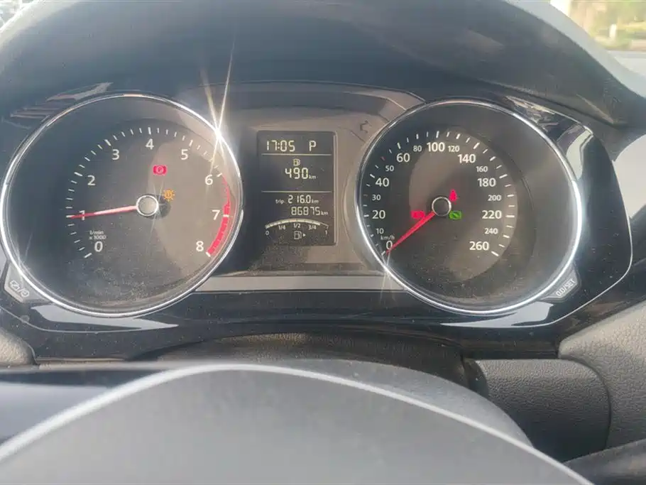 Volkswagen Sagitar 2015 1.6L Automatic Comfort фото 14