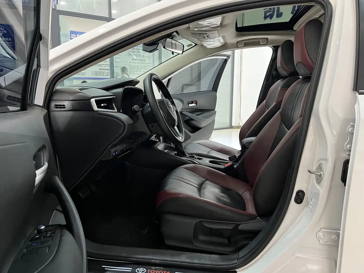 Toyota Corolla 2023 1.2T Elite Edition фото 8
