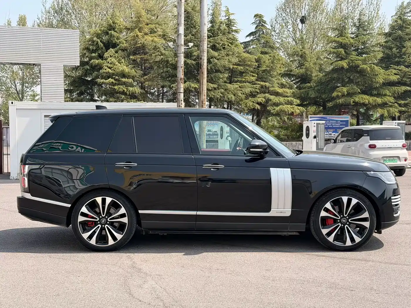 Land Rover Range Rover 2018 3.0 SC V6 Golden Age Edition фото 8