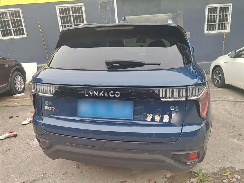 Lynk & Co 01 2017 2.0T 2WD Pro Shine Edition фото 6