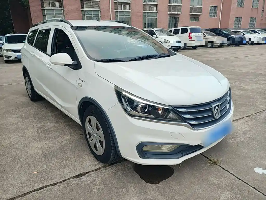 Baojun 310W 2018 2017 1.5L Manual Comfort China V