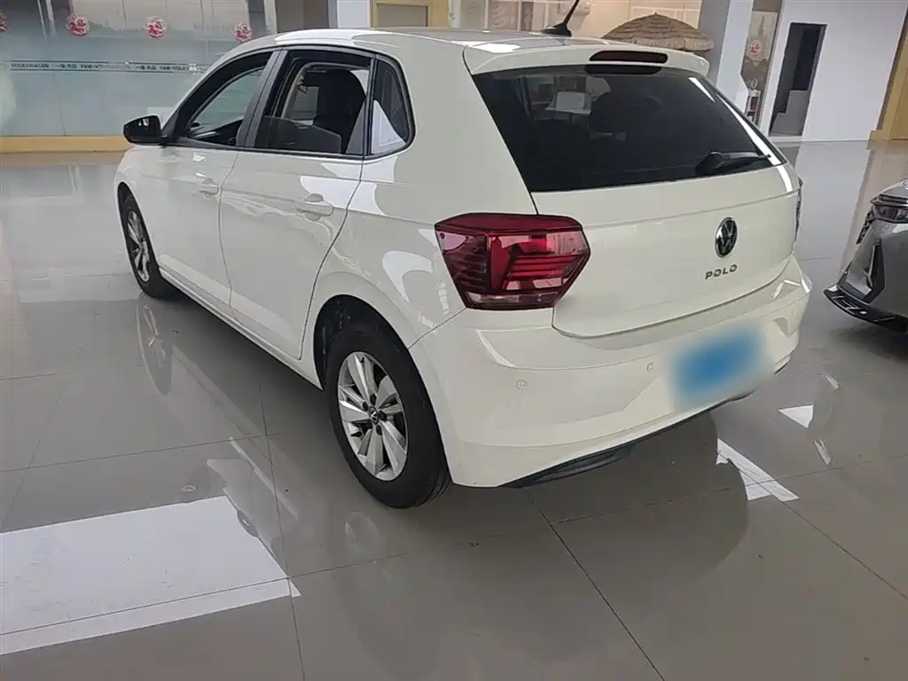 Volkswagen Polo 2021 Plus 1.5L Automatic Panorama Enjoyment Edition фото 23