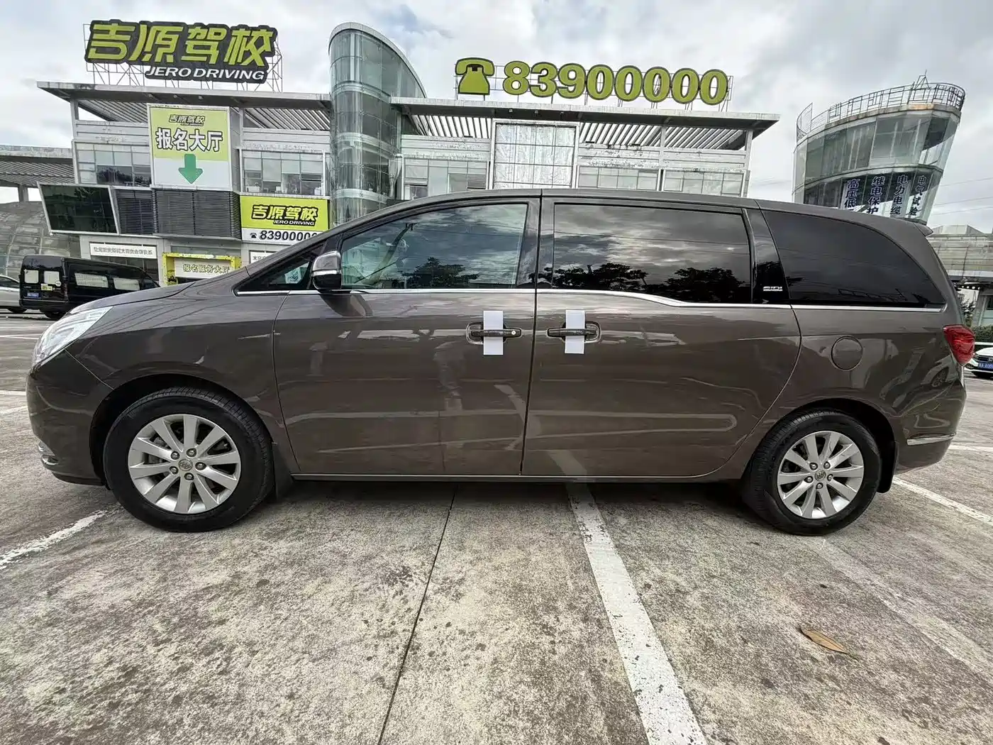 Buick GL8 2014 2.4L CT Luxury Business Comfort фото 5
