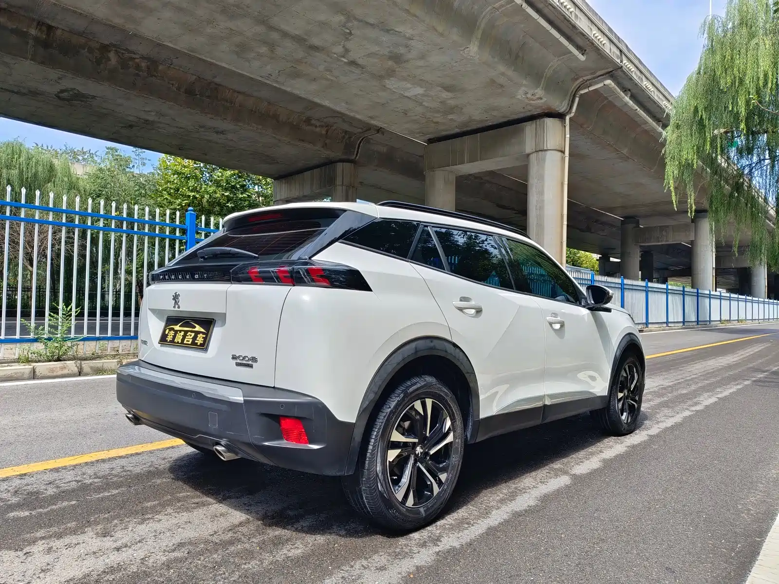 Фото 7 - Peugeot 2008