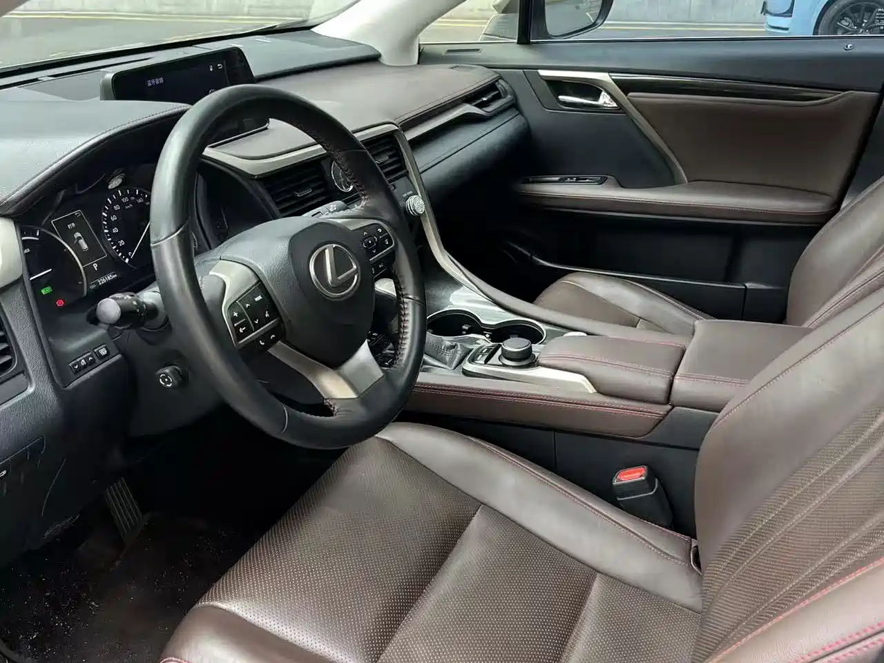 Фото 7 - Lexus RX