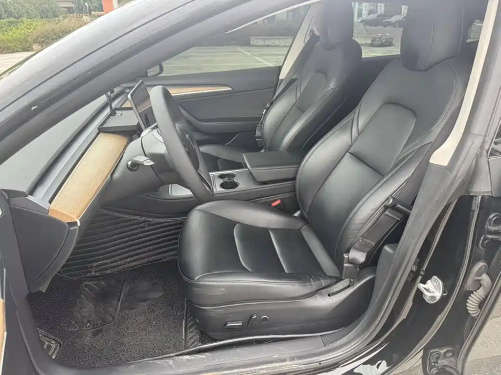Фото 23 - Tesla Model 3