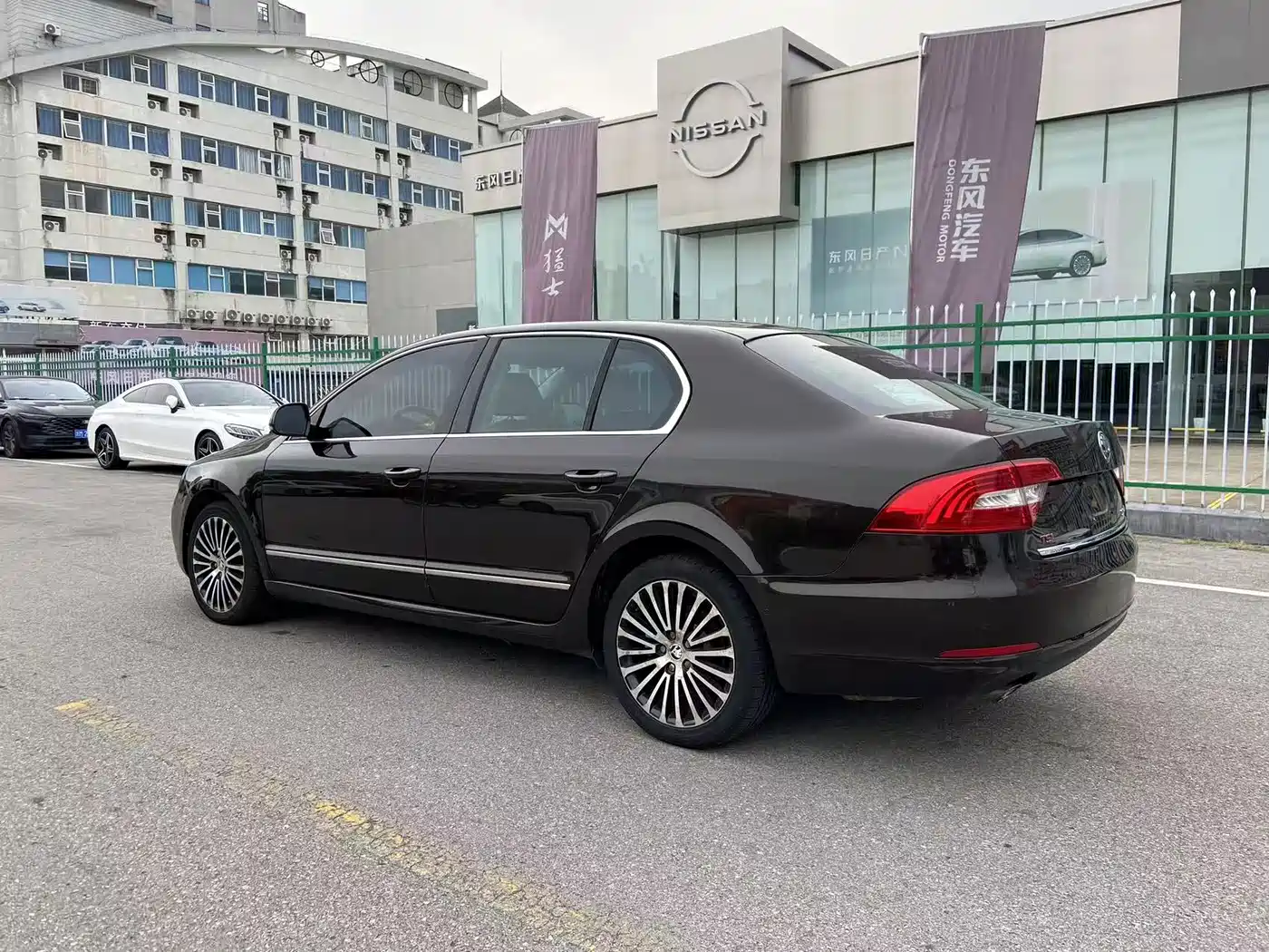 Photo 7 - Škoda Superb