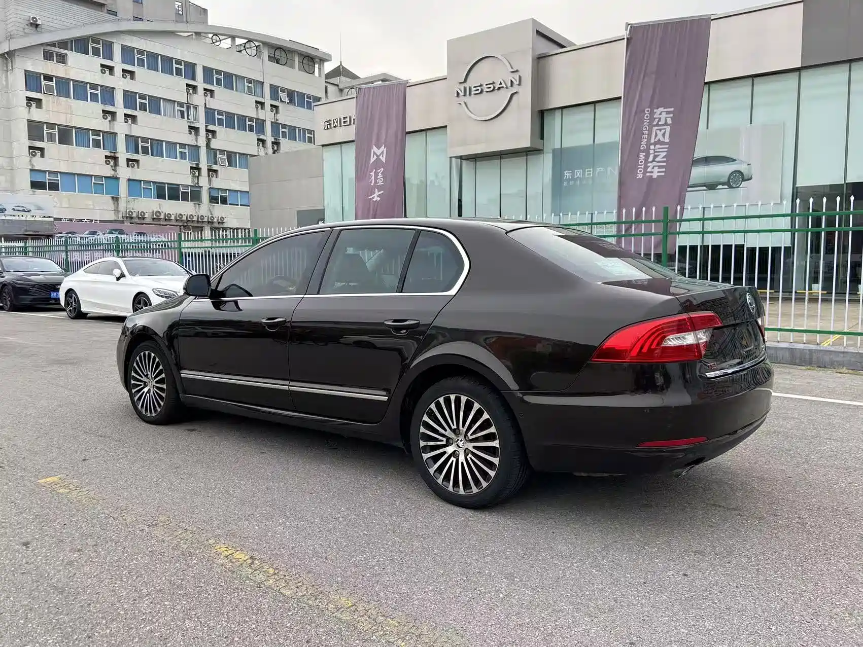 Photo 7 - Škoda Superb