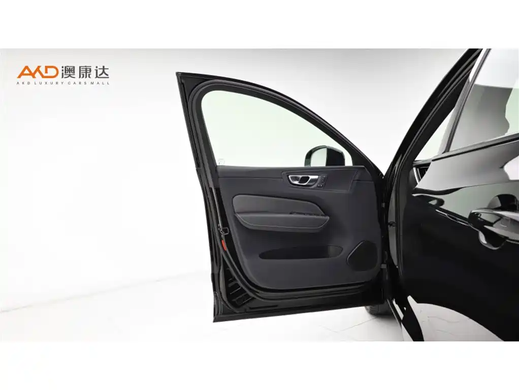 VOLVO XC60 PLUG IN HYBRID