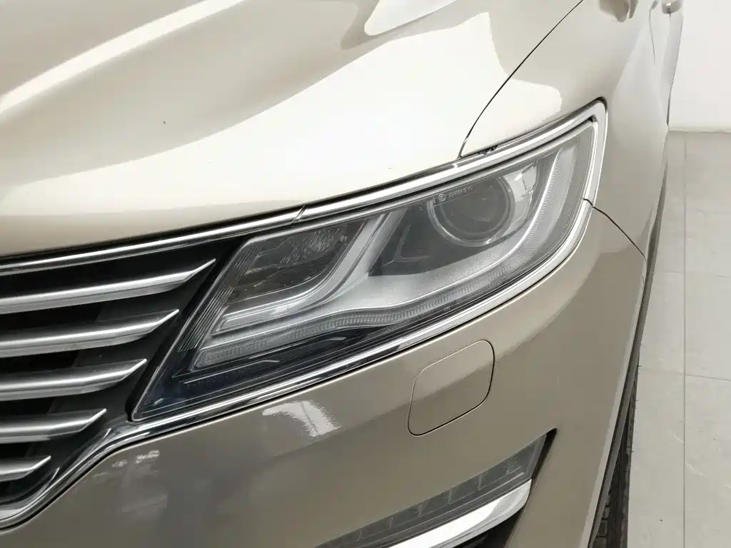 Lincoln MKC 2018 2018 2.0T FWD Premium Edition