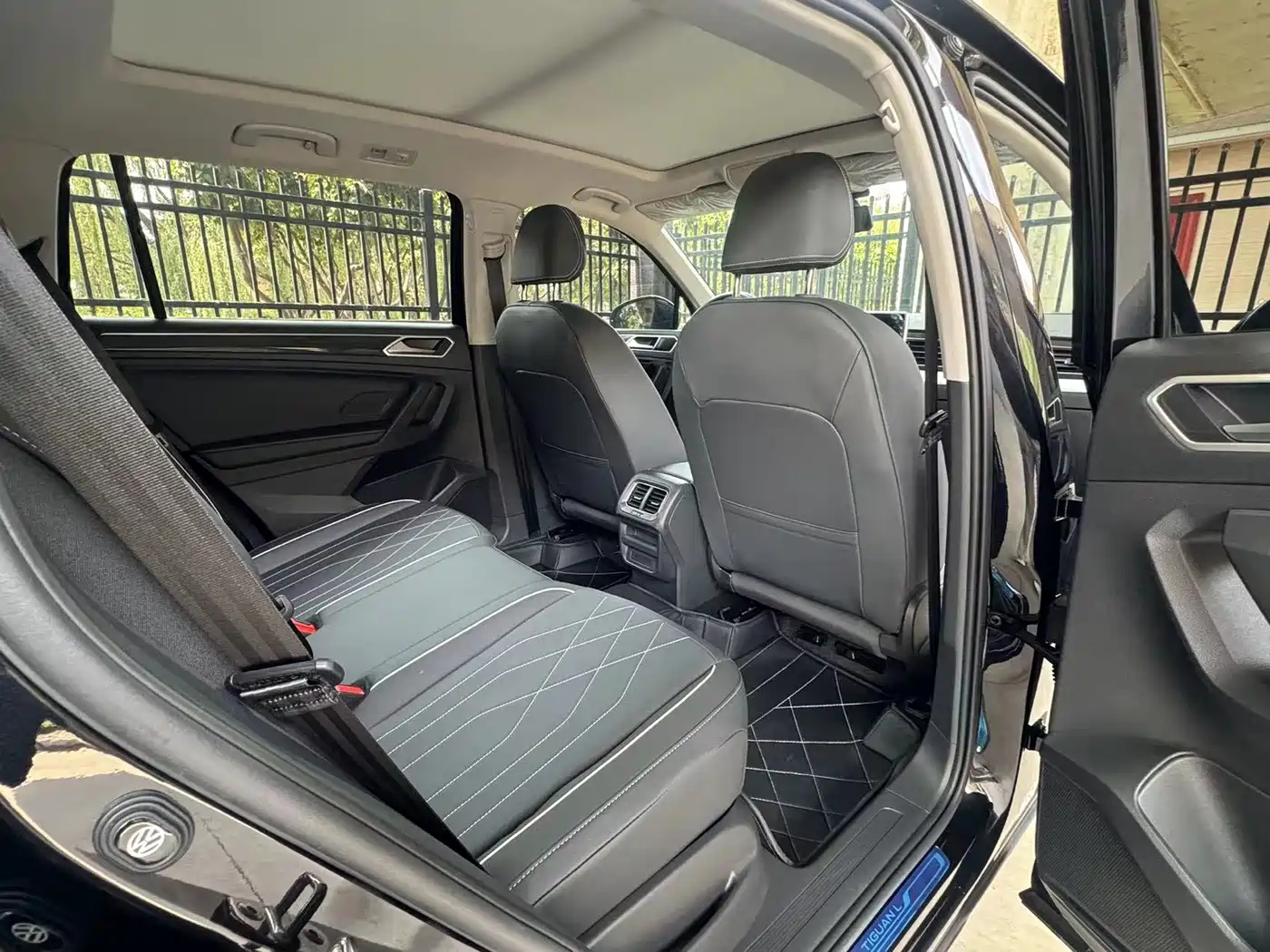 Volkswagen Tiguan L 2025 Model 300TSI Auto 2WD Dragon Edition фото 16