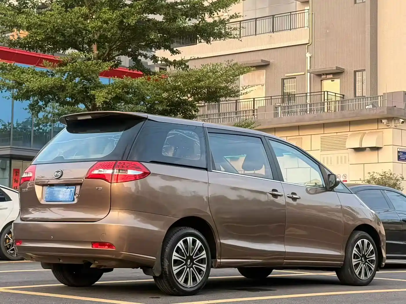 BYD M6 2015 2013 2.0L Manual Comfort