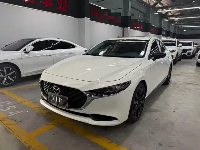 Mazda 3 Axela 2024