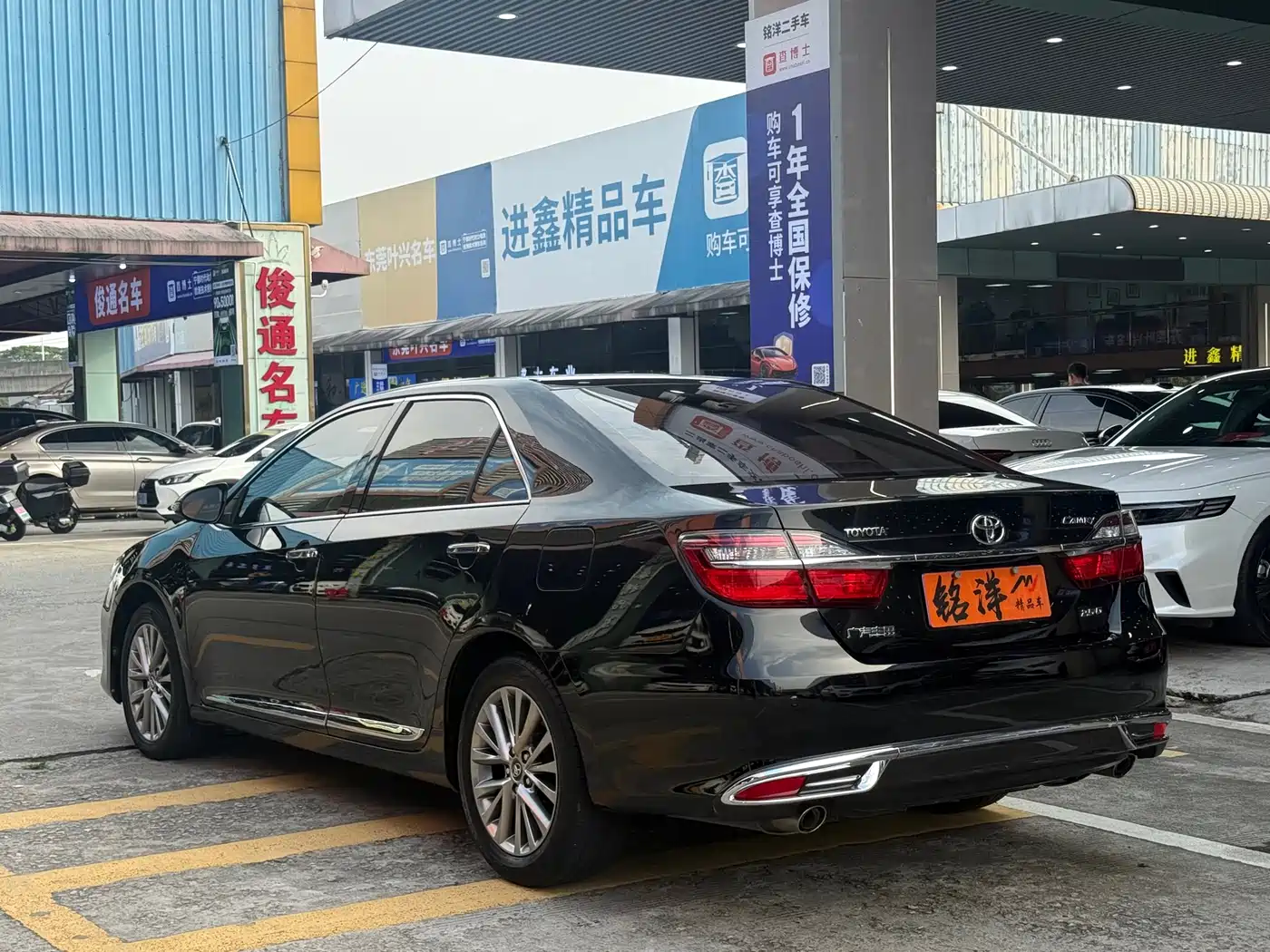 Toyota Camry 2016 2.5G 10th Anniversary Luxury Navigation Edition фото 5