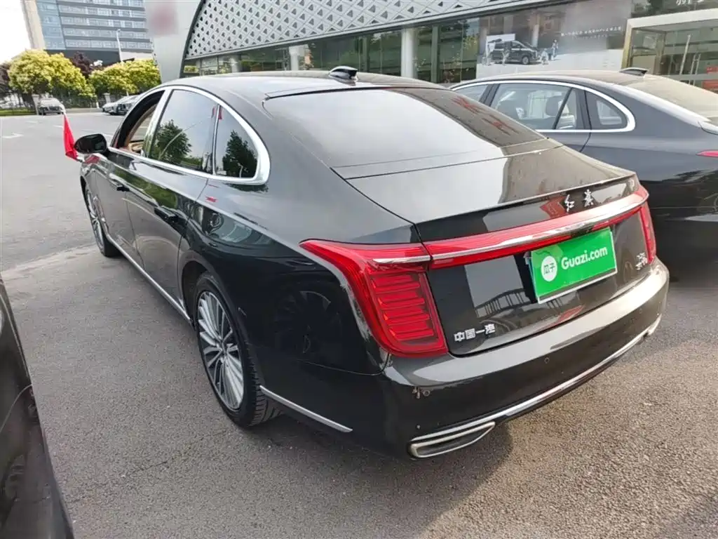 Hongqi H9 2022 2.0T Smart Connect Flag Enjoy Edition фото 5