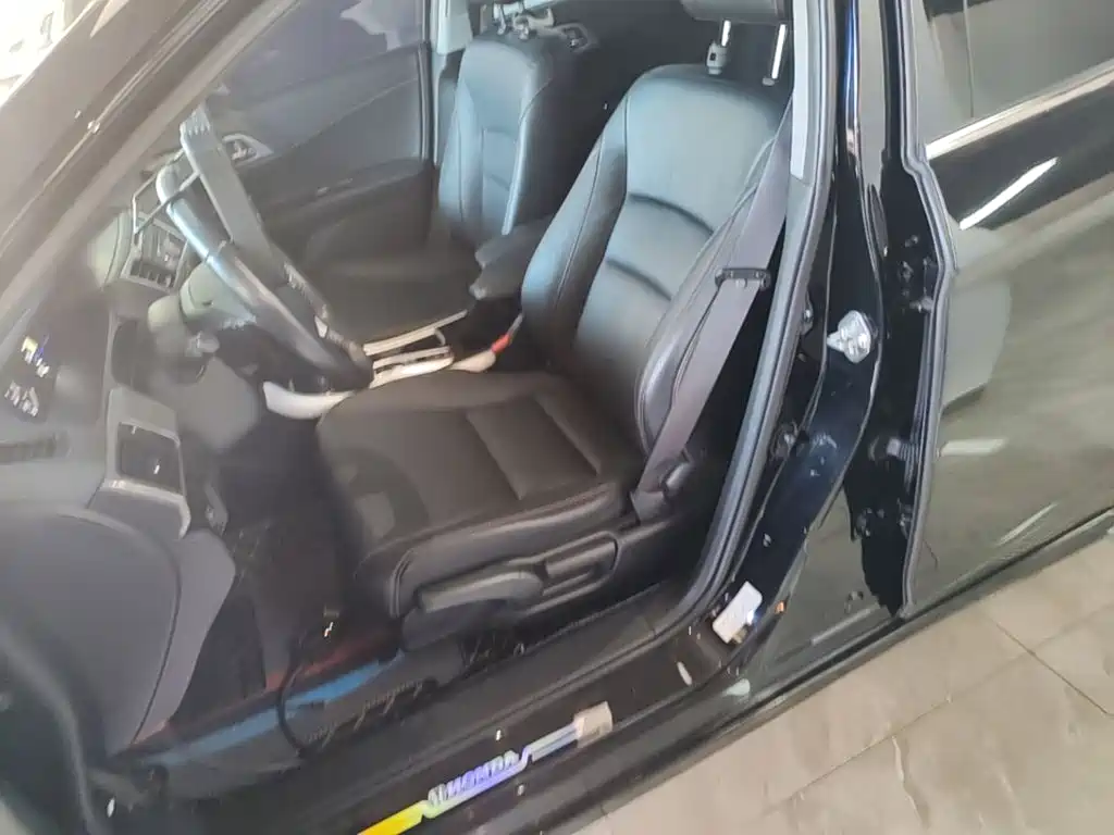 Фото 15 - Honda Accord