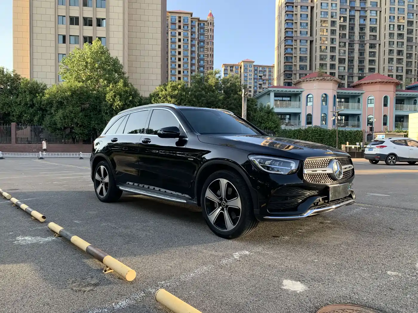 MERCEDES-BENZ GLC