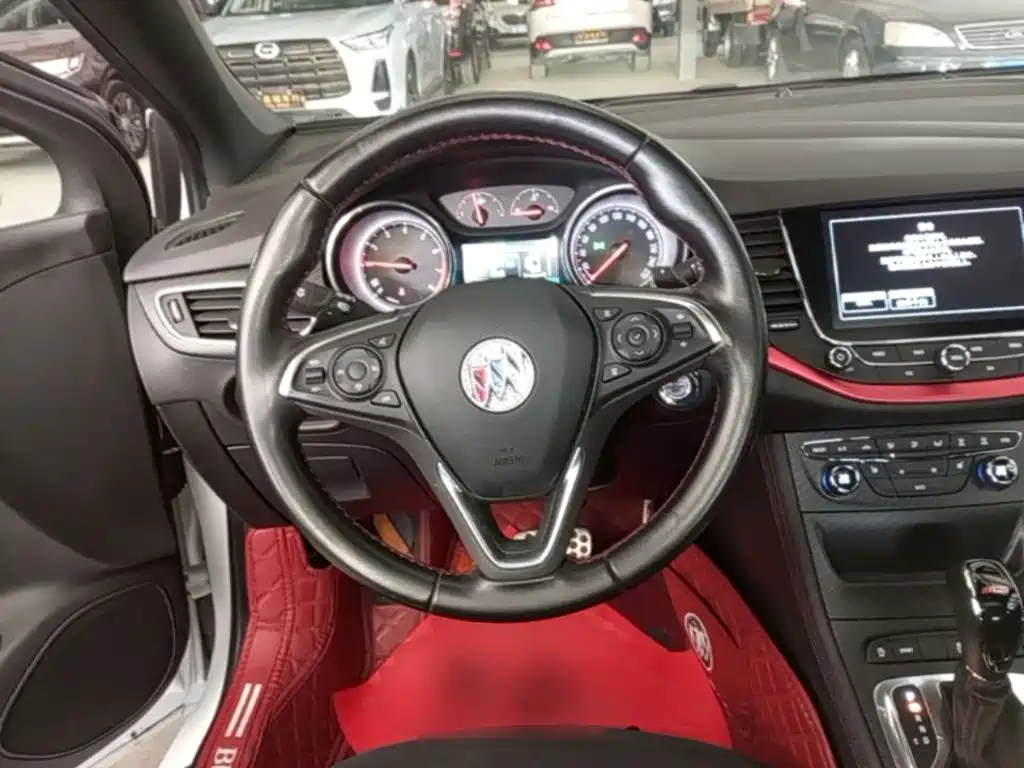 Фото 7 - Buick Verano
