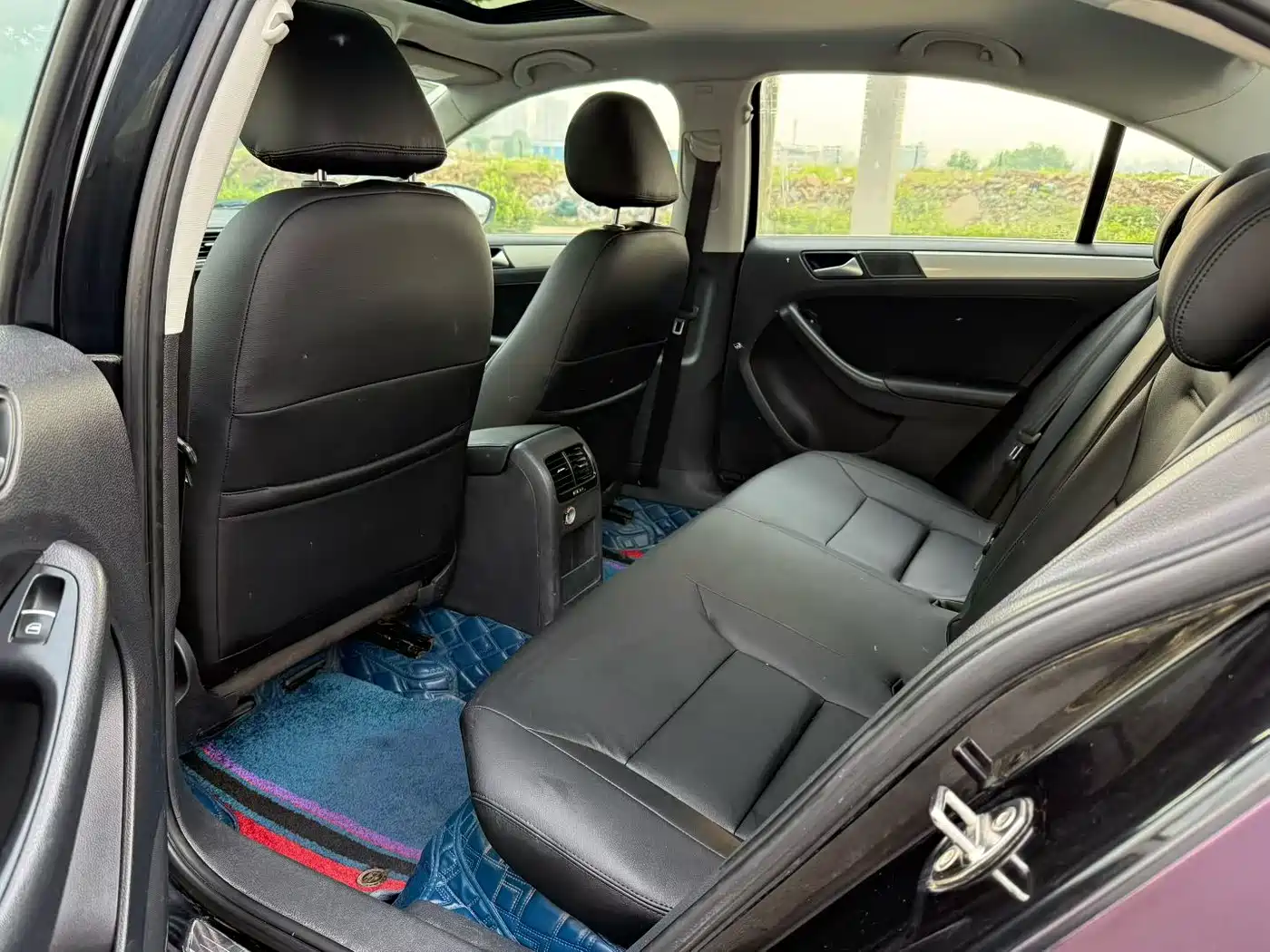 Volkswagen Sagitar 2014 Facelift 1.6L Manual Comfort фото 6