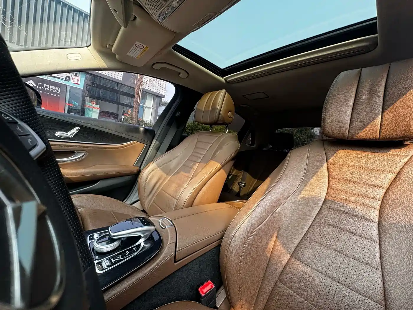 Mercedes-Benz E-Class 2016 E 200 L Sport Type фото 12