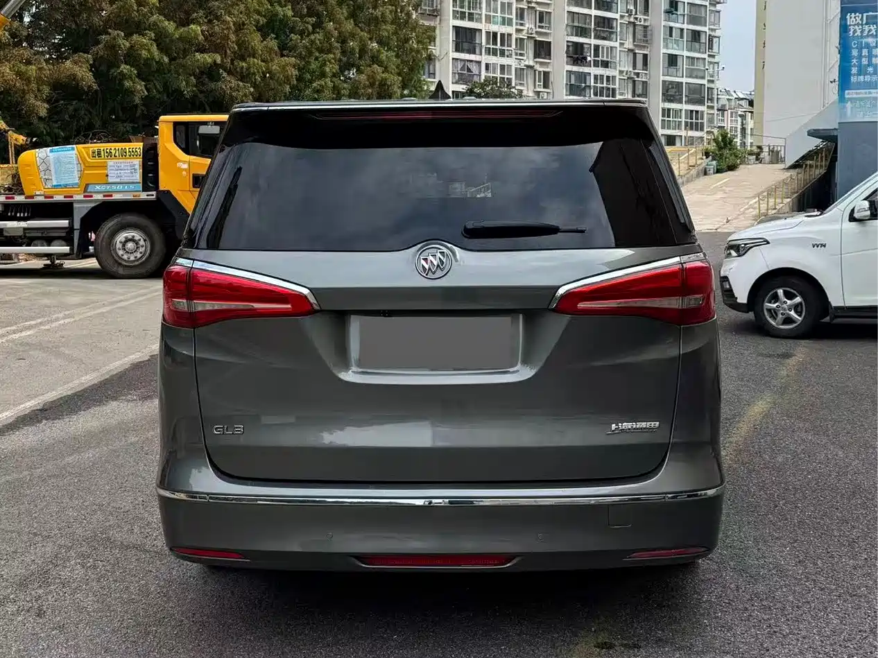Фото 5 - Buick GL8