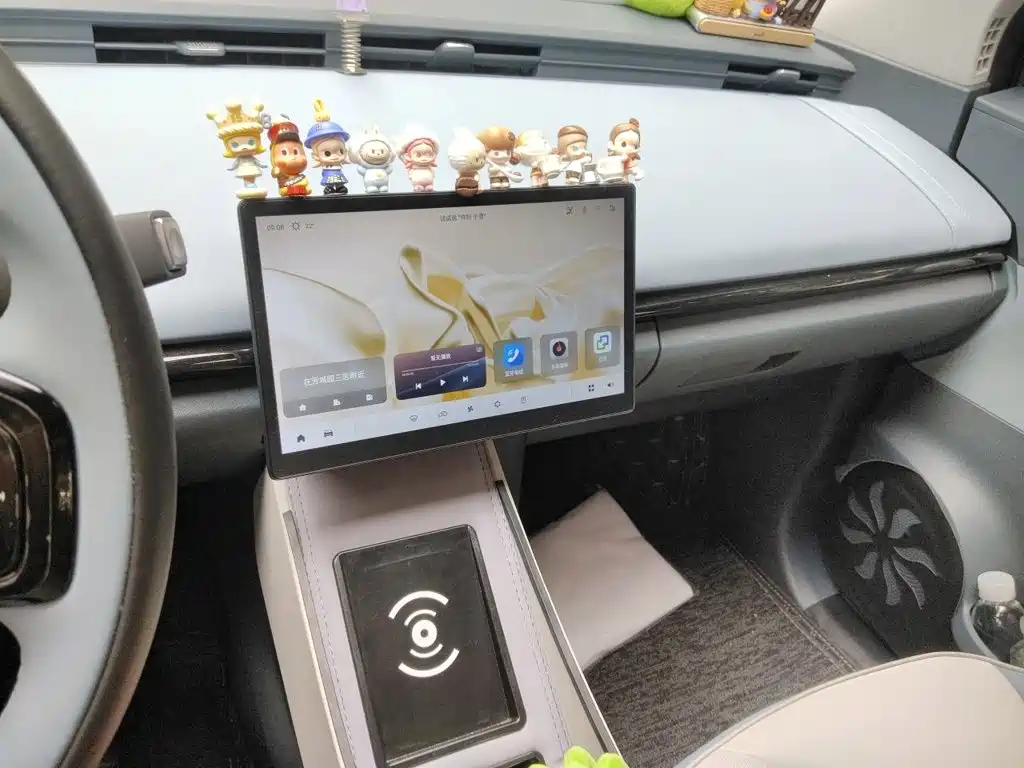 QQ New Energy Little Ant 2025 2024 Facelift Youth Edition 321km Favorite 29.23kWh