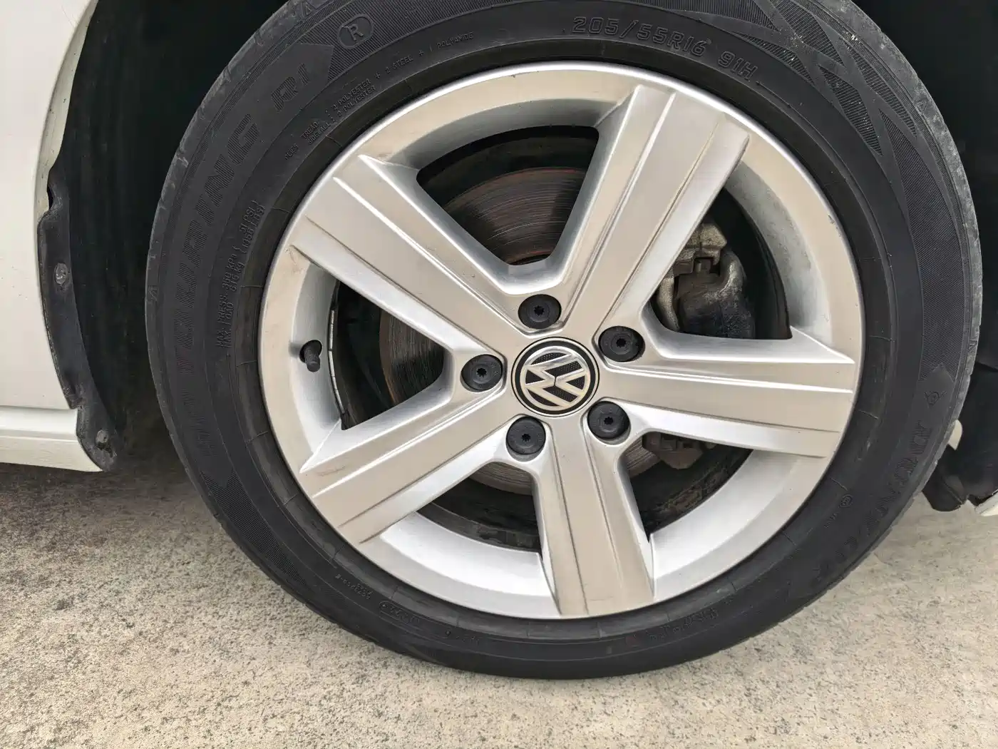 Volkswagen Golf 2017 1.6L Auto Comfort Millionth Edition фото 14