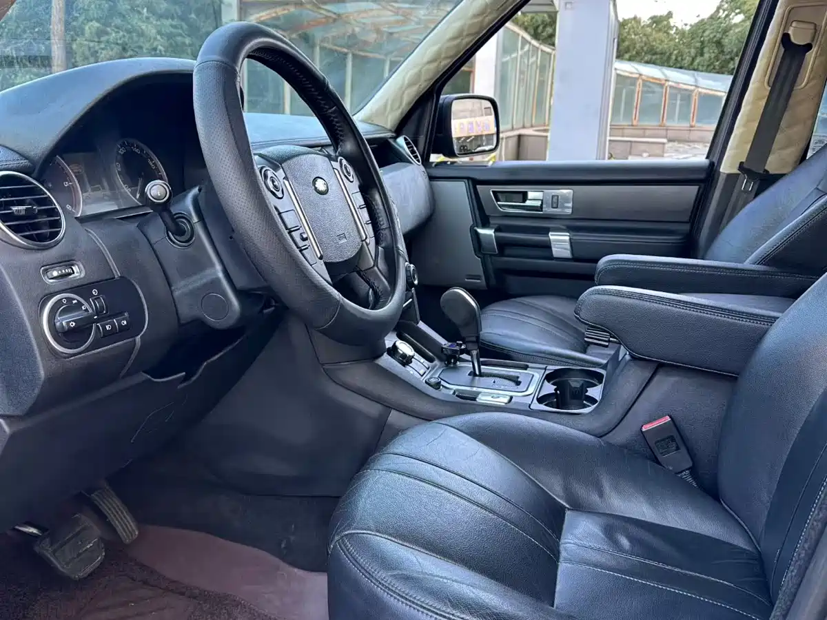 Land Rover Discovery 2009 Model 2.7 TDV6-S фото 7