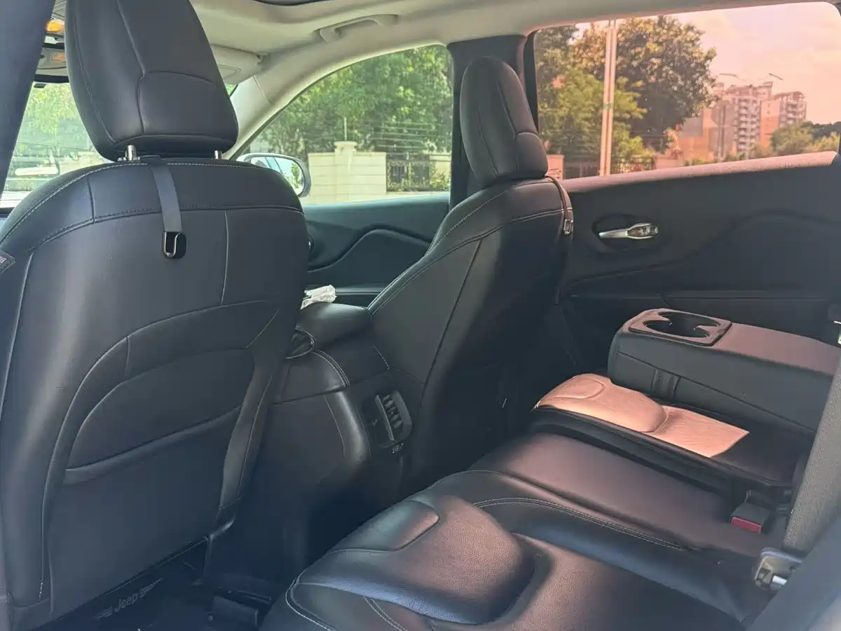 Jeep Cherokee 2018 2017 2.0L Superior Edition