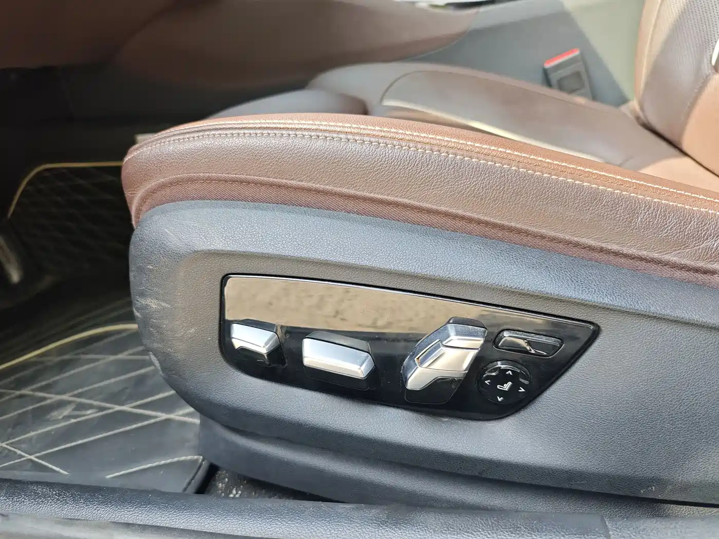 BMW 5 Series 2022 Model Third Facelift 530Li Premium M Sport Package фото 5