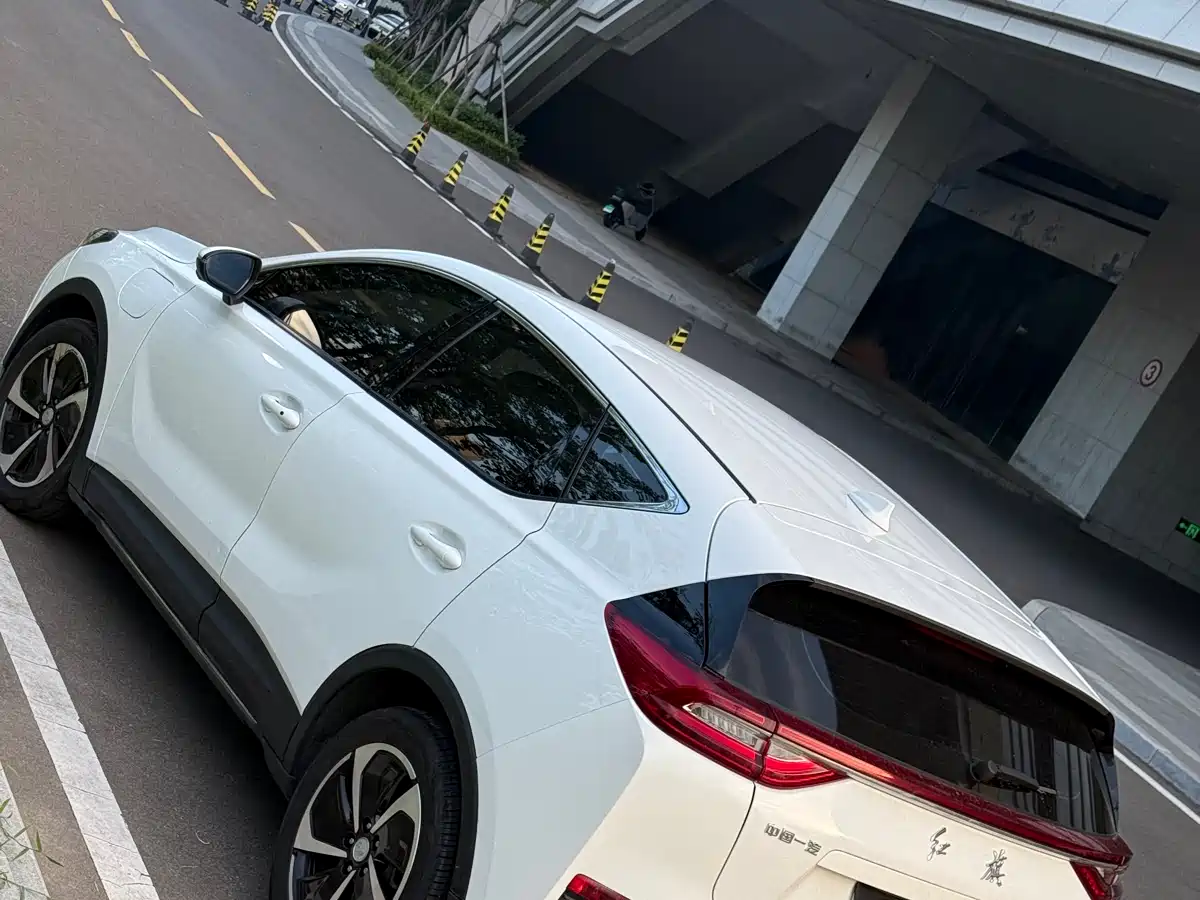 Hongqi E-HS3 2019 Smart Connection Flag Joy FWD Version фото 6