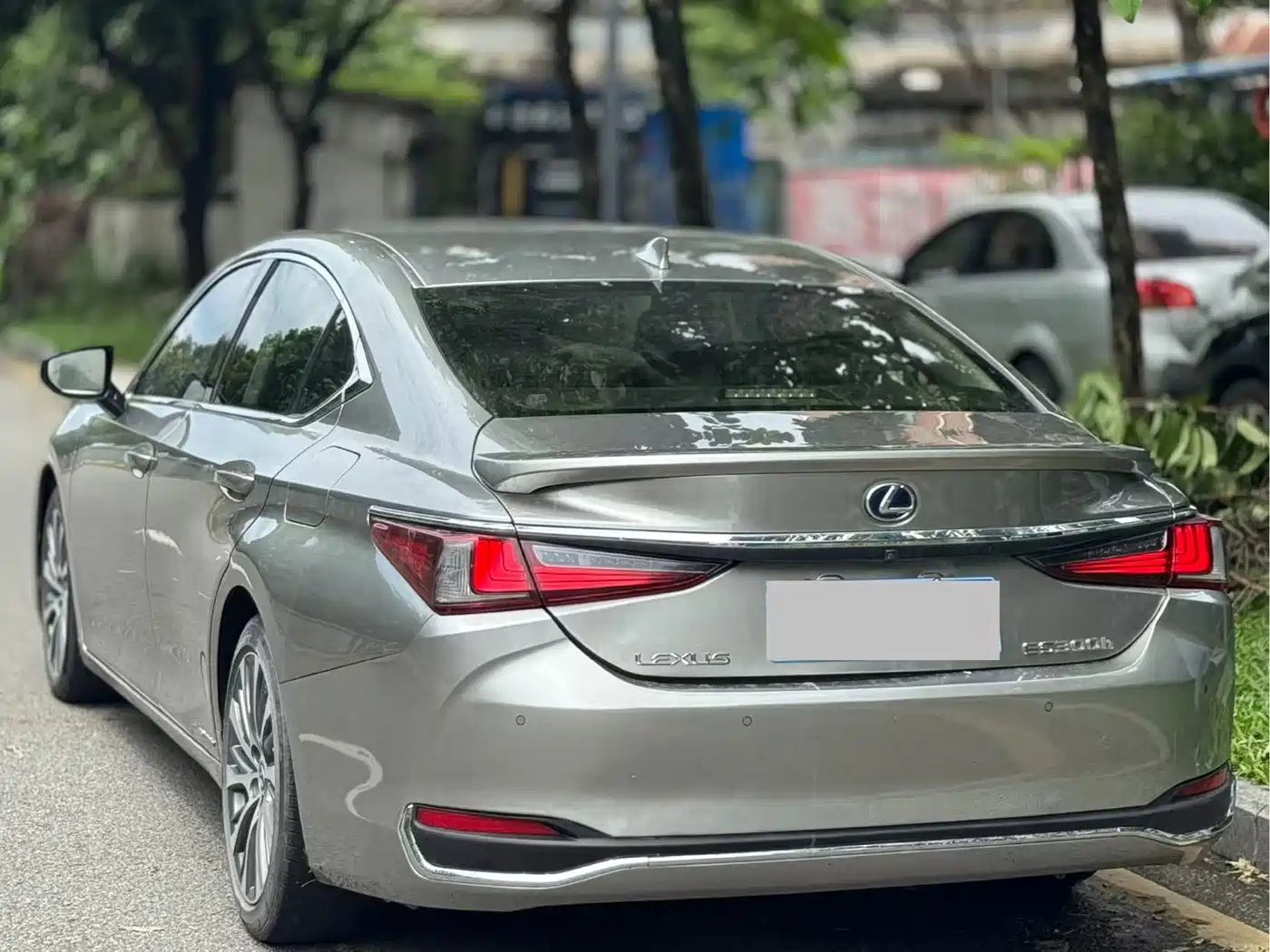 Фото 9 - Lexus ES