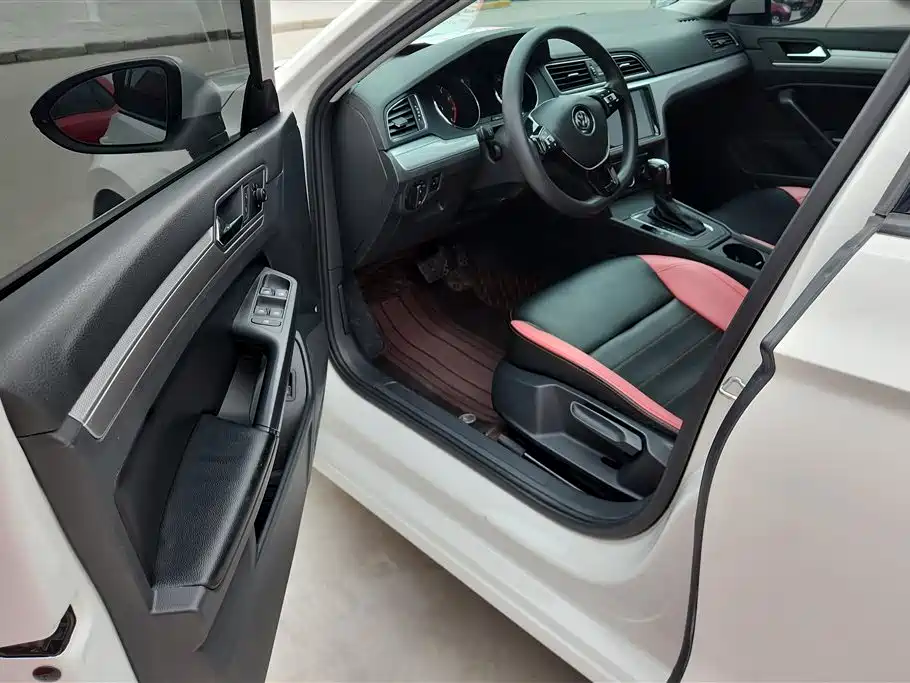 Volkswagen Lamando 2018 230TSI DSG Trend Edition фото 9
