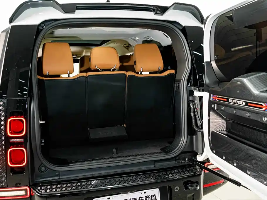 Фото 27 - Land Rover Defender