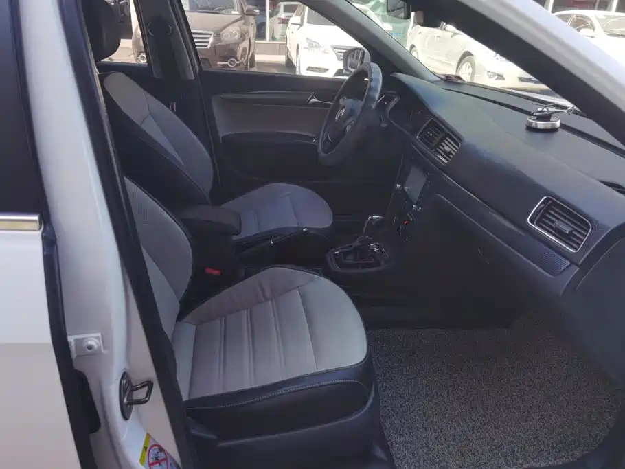 Volkswagen Gran Lavida 2014 2014 1.6L Auto