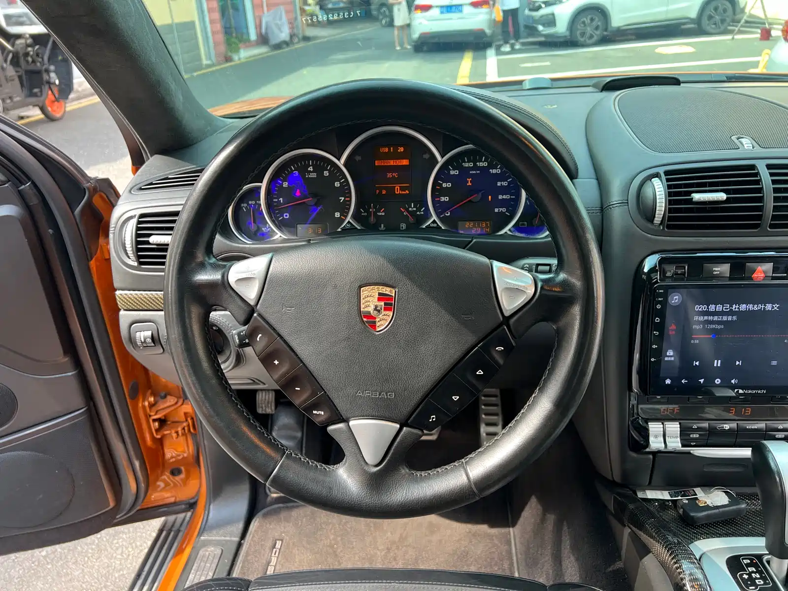 صورة 12 - Porsche Cayenne