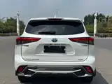 Photo 4 - Toyota Highlander