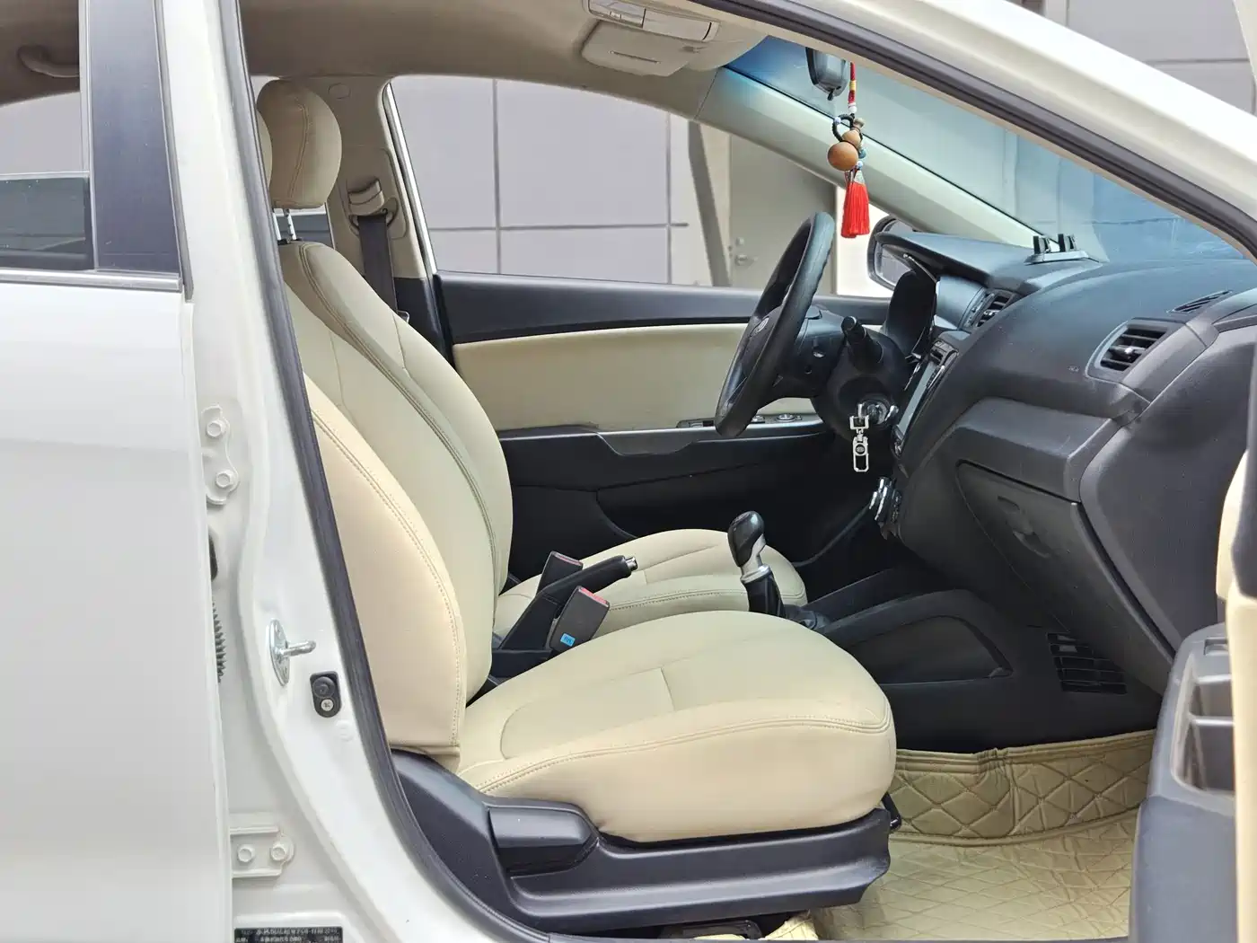 Kia K2 2012 2011 Sedan 1.4L AT GLS