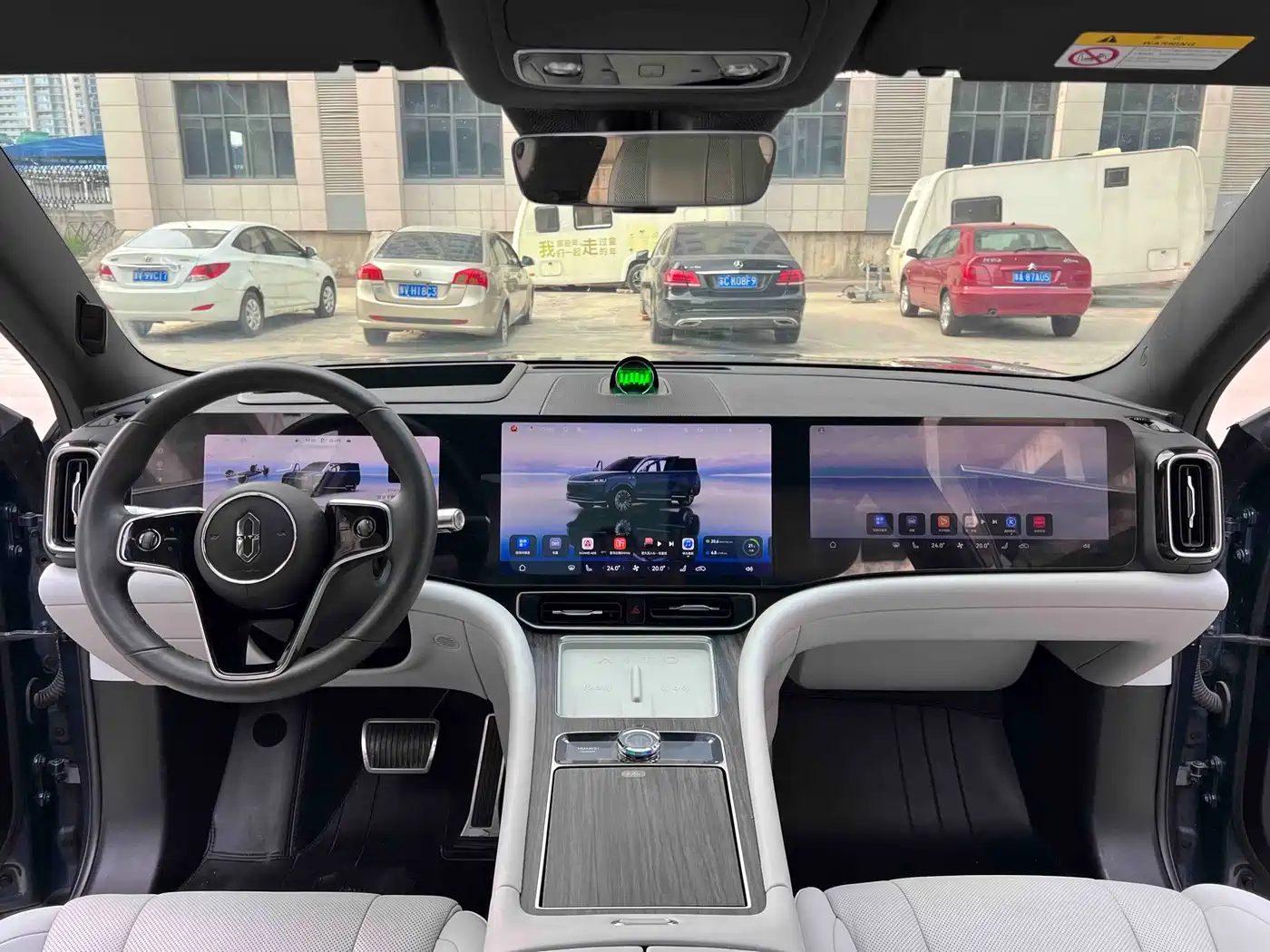 AITO Wenjie AITO M9 2024 Range Extender Ultra 52kWh 6-seater фото 5