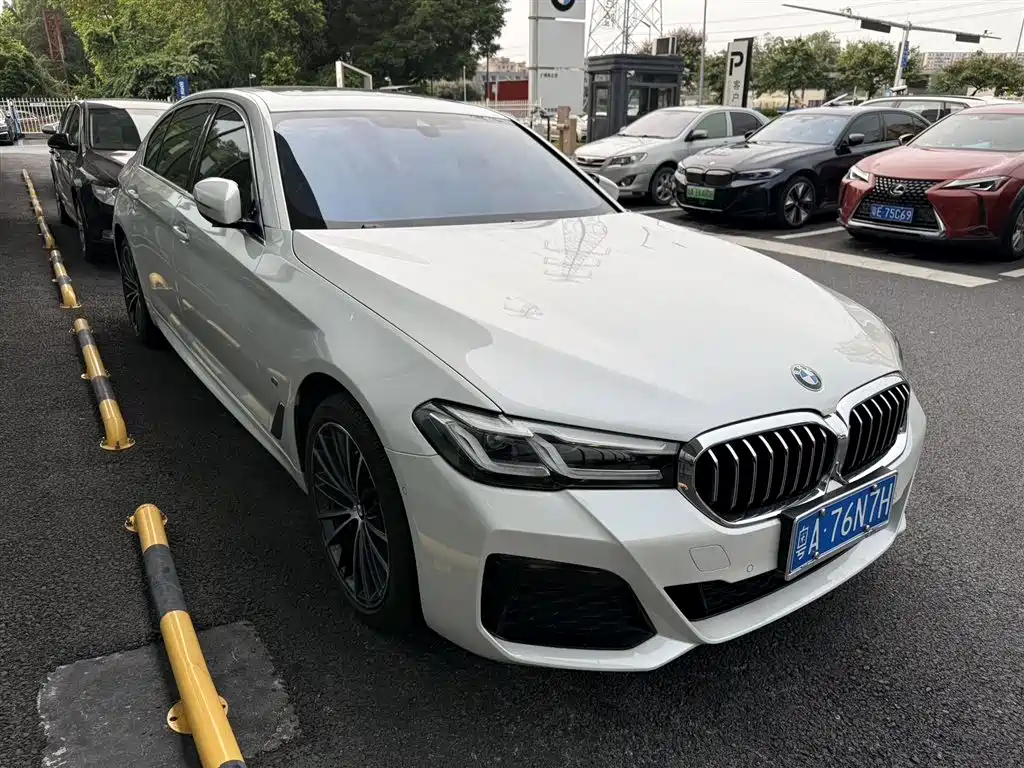 BMW 5 Series 2023 530Li Leading M Sport Package фото 2