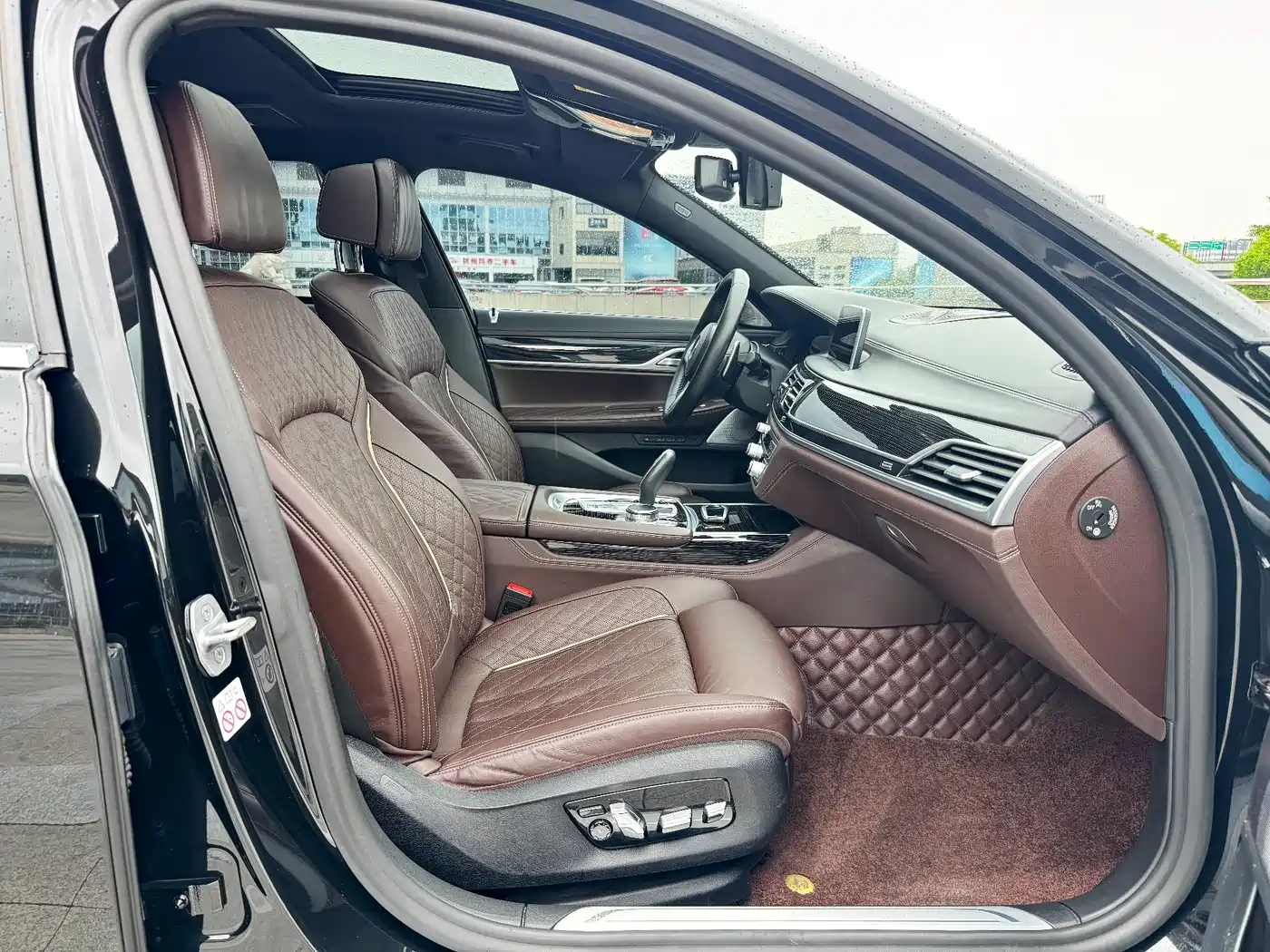 BMW 7 Series 2021 Model 740Li Leading M Sport Package фото 12