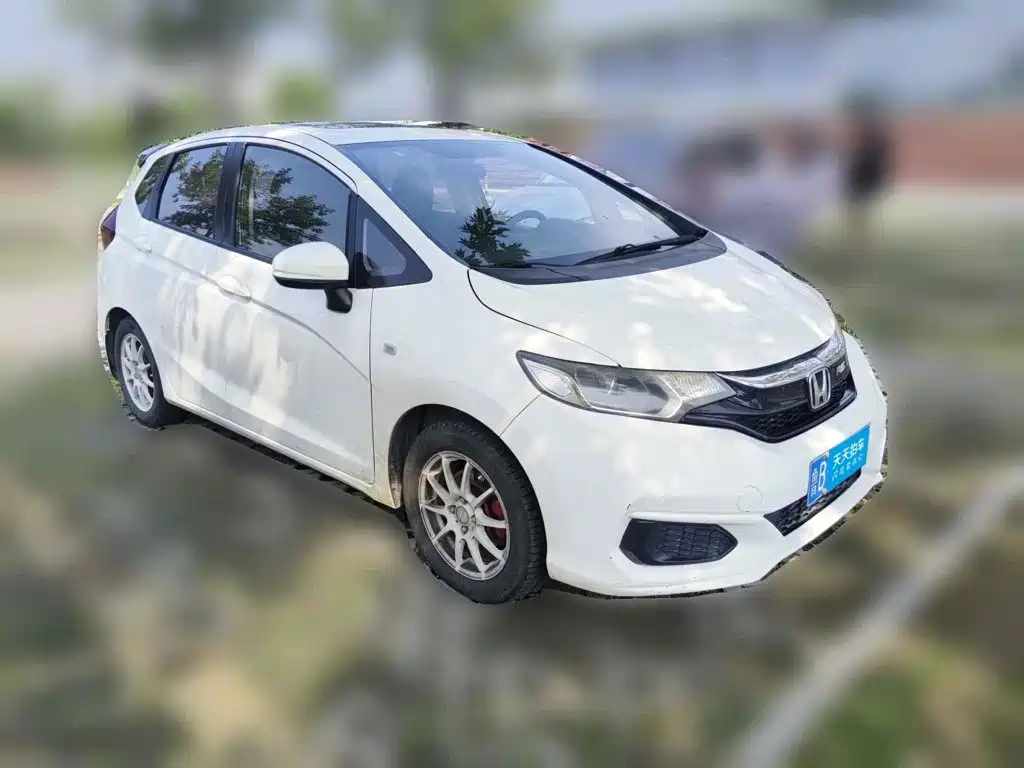 Фото 3 - Honda Fit