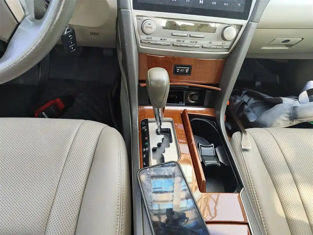 Toyota Camry 2013 200E Classic Elite Edition фото 14