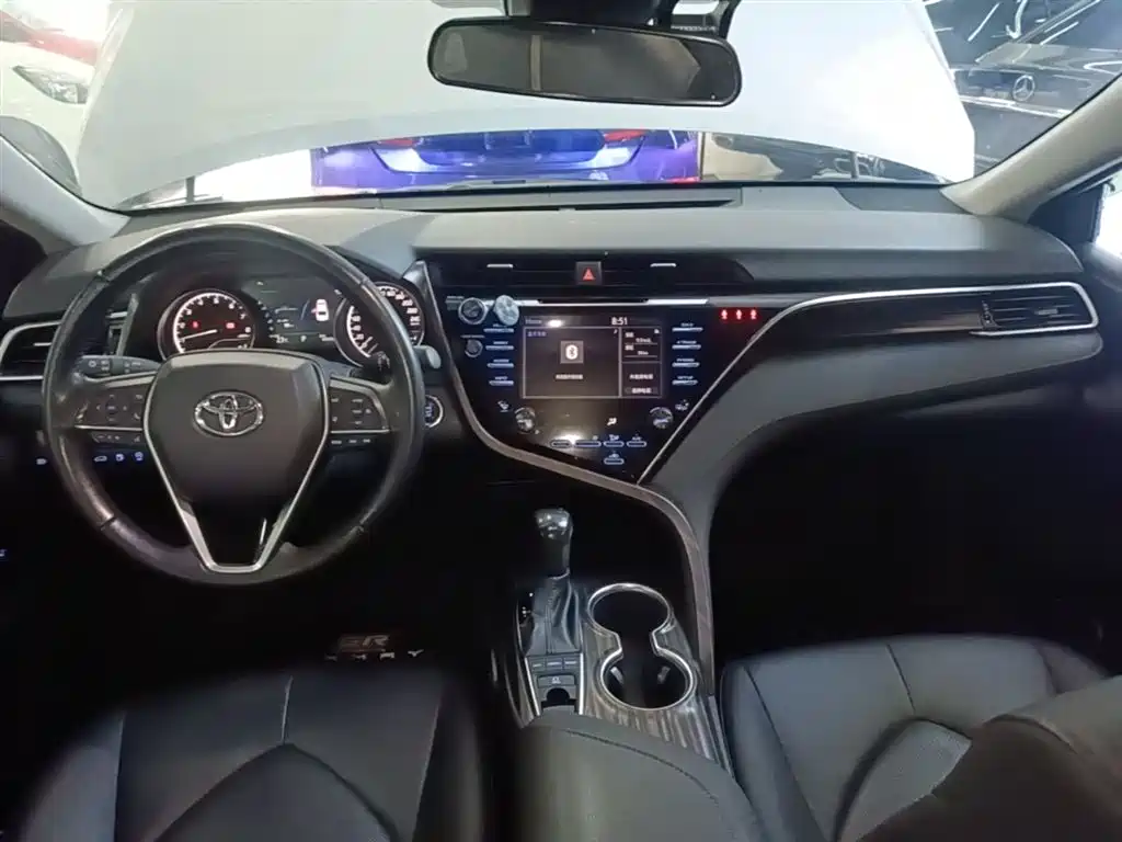 Toyota Camry 2018 2.5G Luxury Edition фото 10