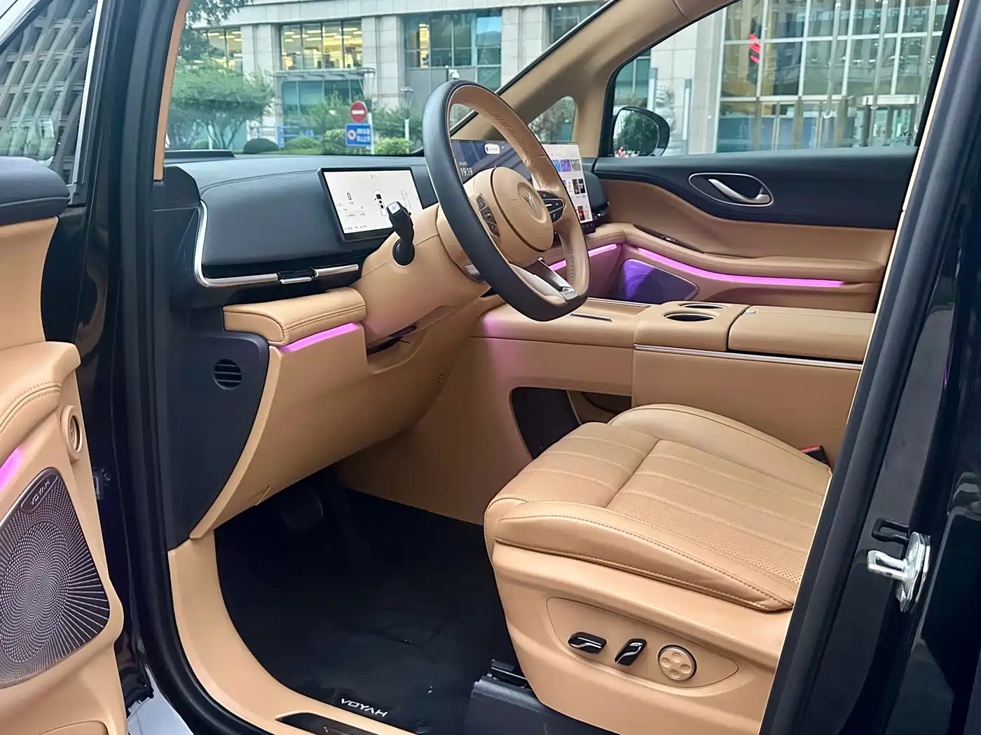 Voyah Auto Voyah Dreamer 2025 PHEV 4WD Kunpeng Premium Edition фото 7