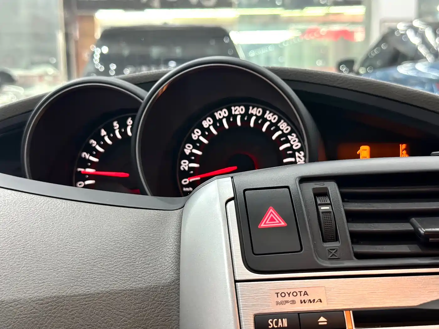 Toyota E'Z 2015 180E CVT Crossover Edition фото 13