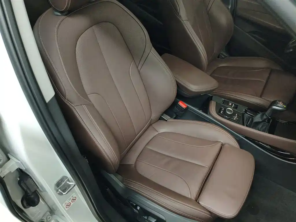 BMW X1 2018 sDrive18Li Premium Model фото 20