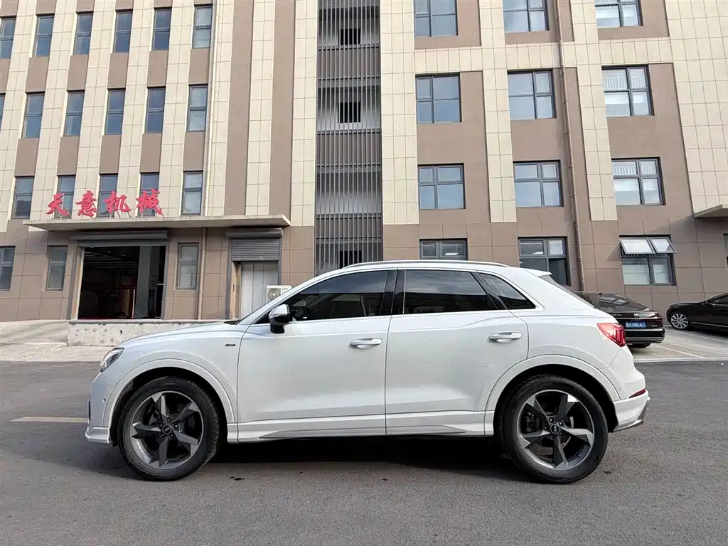 Audi Q3 2022 35 TFSI Fashion Dynamic фото 8