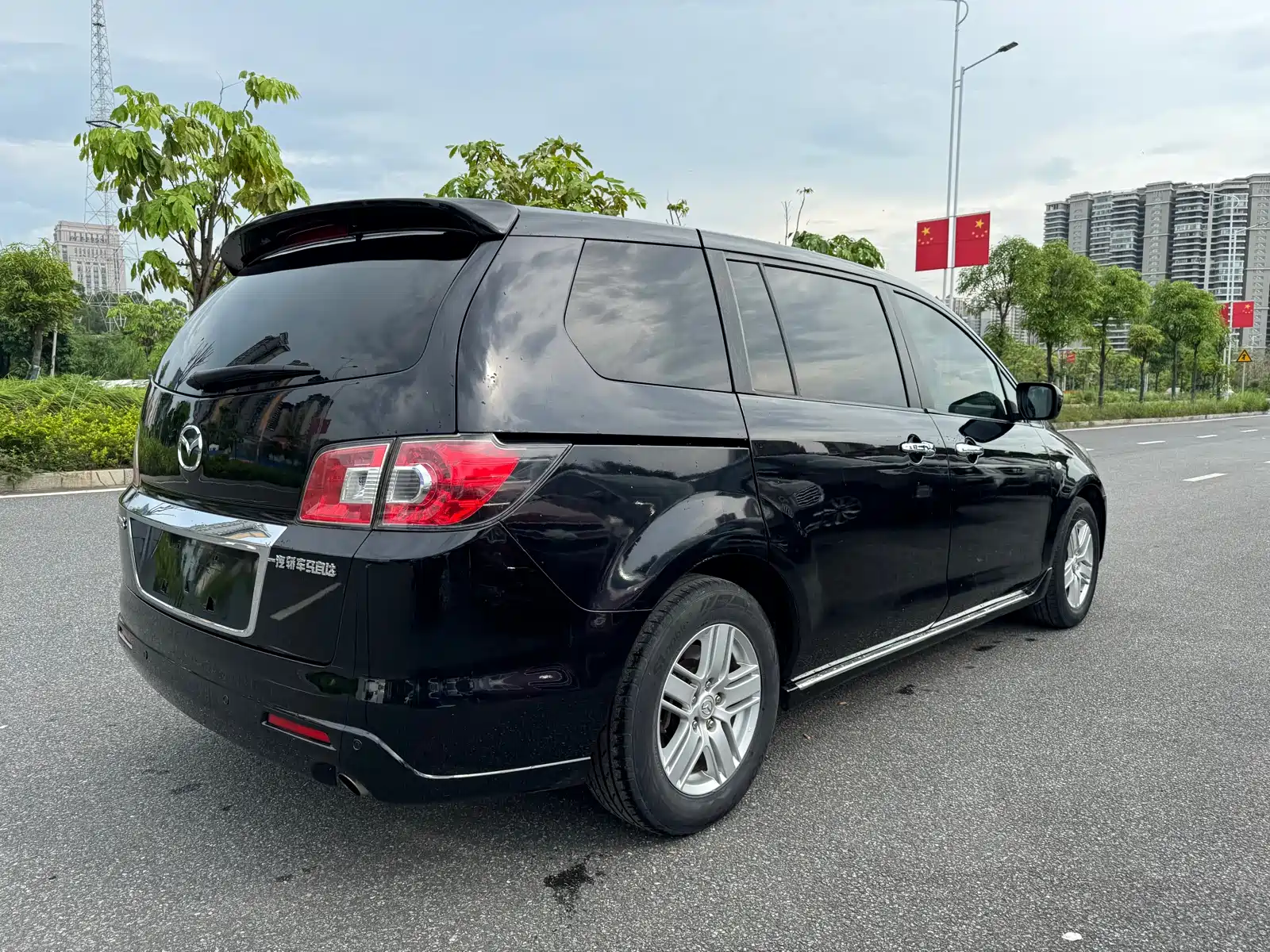Фото 7 - Mazda 8